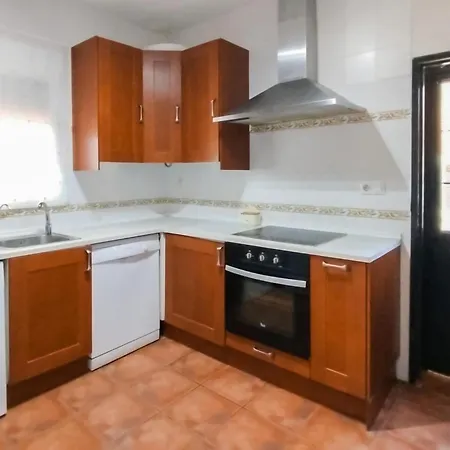 3 Bedroom Lovely In Chiclana De La Fronter